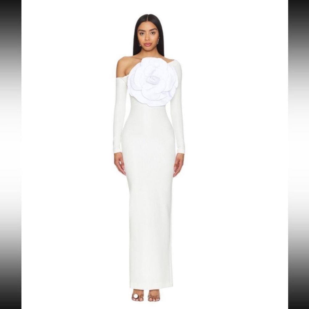 NEW Revolve X Miscreants $1200 Charlotte
Dress (ivory) size US 2